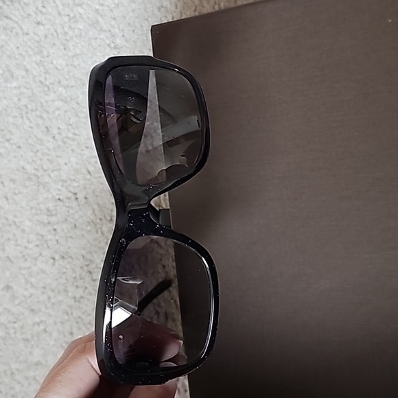 Sunglasses - Picture 2 of 4